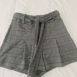 High waisted paper bag shorts houndstooth